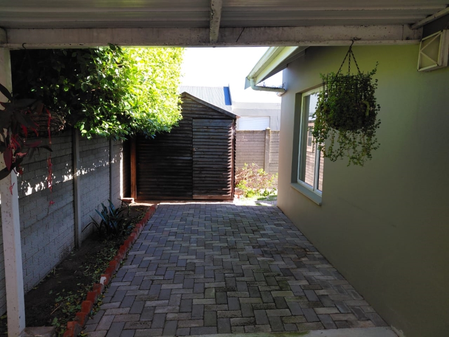 2 Bedroom Property for Sale in Parsonsvlei Eastern Cape